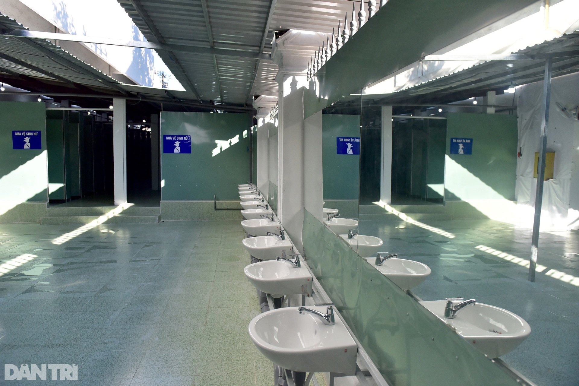 Biến Trung tâm hội chợ thành Bệnh viện dã chiến điều trị Covid-19 - 15 Biến Trung tâm hội chợ thành Bệnh viện dã chiến điều trị Covid-19 - 15