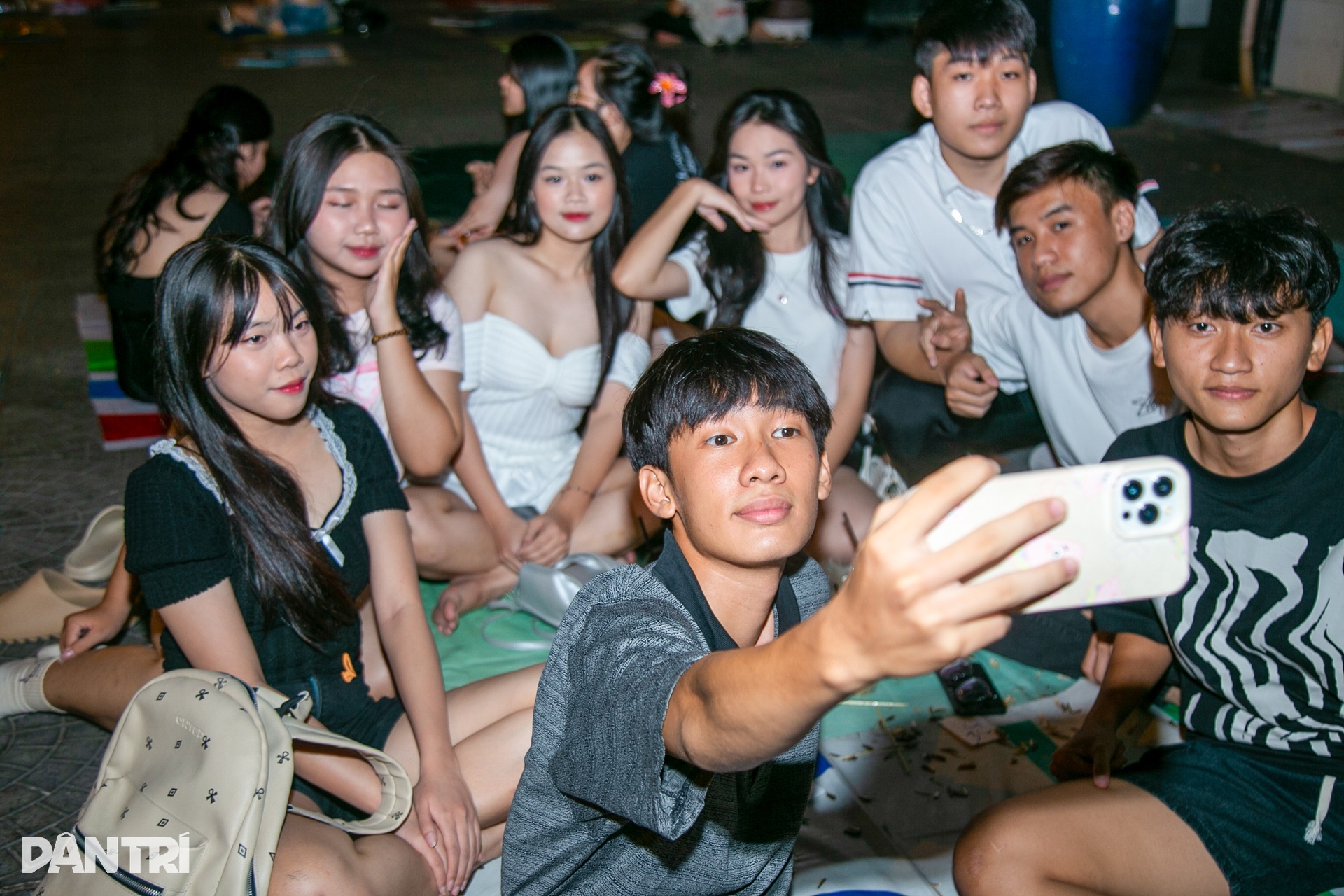 Văn hóa cà phê bệt từ sáng đến tối của giới trẻ TPHCM - 16 Văn hóa cà phê bệt từ sáng đến tối của giới trẻ TPHCM - 16