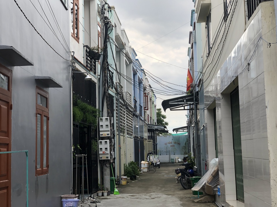 Chủ tịch phường bị cách chức vì để 35 căn nhà xây trái phép - 1