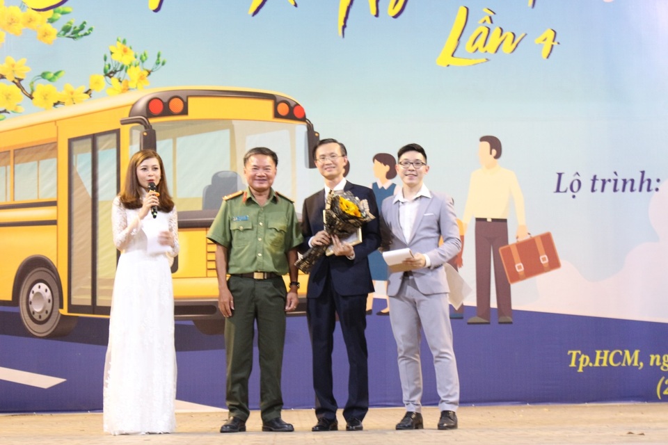 FE CREDIT hoàn thành ước nguyện “Tết đoàn viên” cho người lao động xa quê - 4