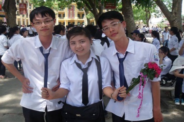 Anh em sinh đôi đỗ thủ khoa hai trường đại học lớn