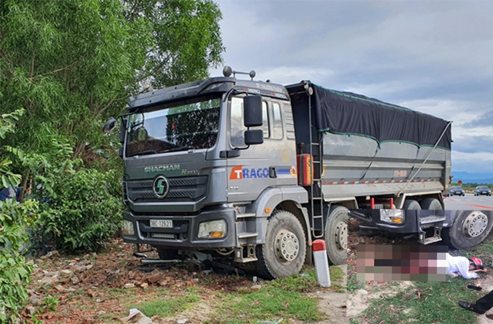 Hai vụ tai nạn chết người liên tiếp xảy ra tại một nút giao thông - 1 Hai vụ tai nạn chết người liên tiếp xảy ra tại một nút giao thông - 1