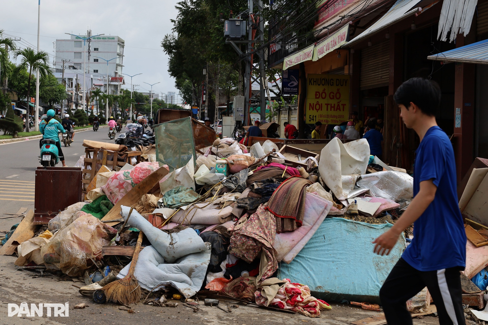 Nha Trang sau khi lũ rút - 3