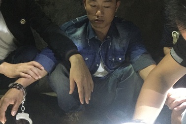 Ném heroin để phi tang khi bị công an bắt giữ