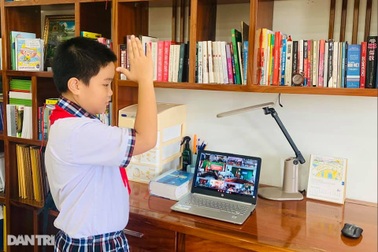 Thứ trưởng Bộ GD-ĐT: "Nỗ lực để học sinh học trực tuyến tử tế, chất lượng"