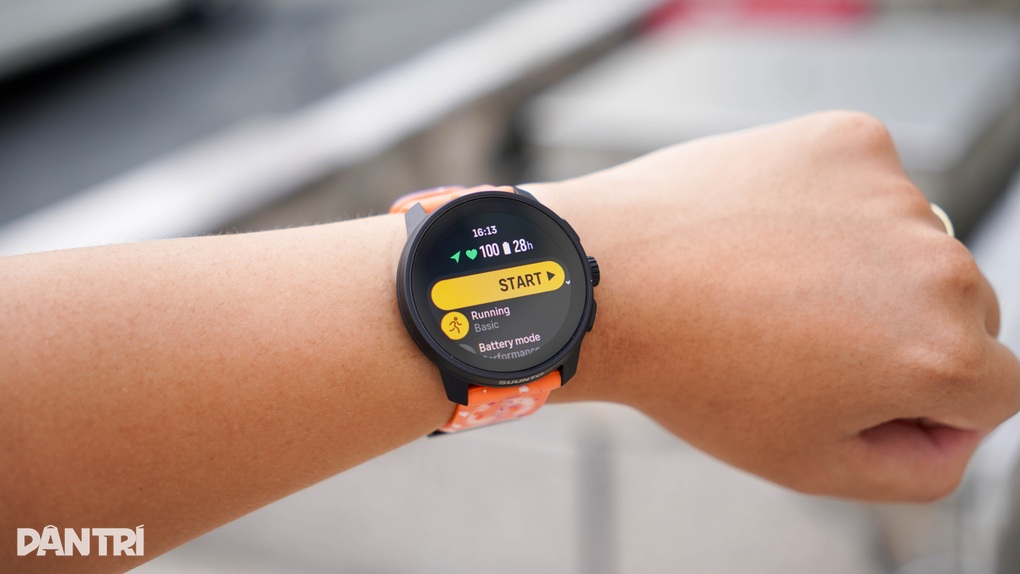 Cận cảnh Suunto Race S: Thiết kế nhỏ gọn, tích hợp bản đồ ngoại tuyến - 5 Cận cảnh Suunto Race S: Thiết kế nhỏ gọn, tích hợp bản đồ ngoại tuyến - 5