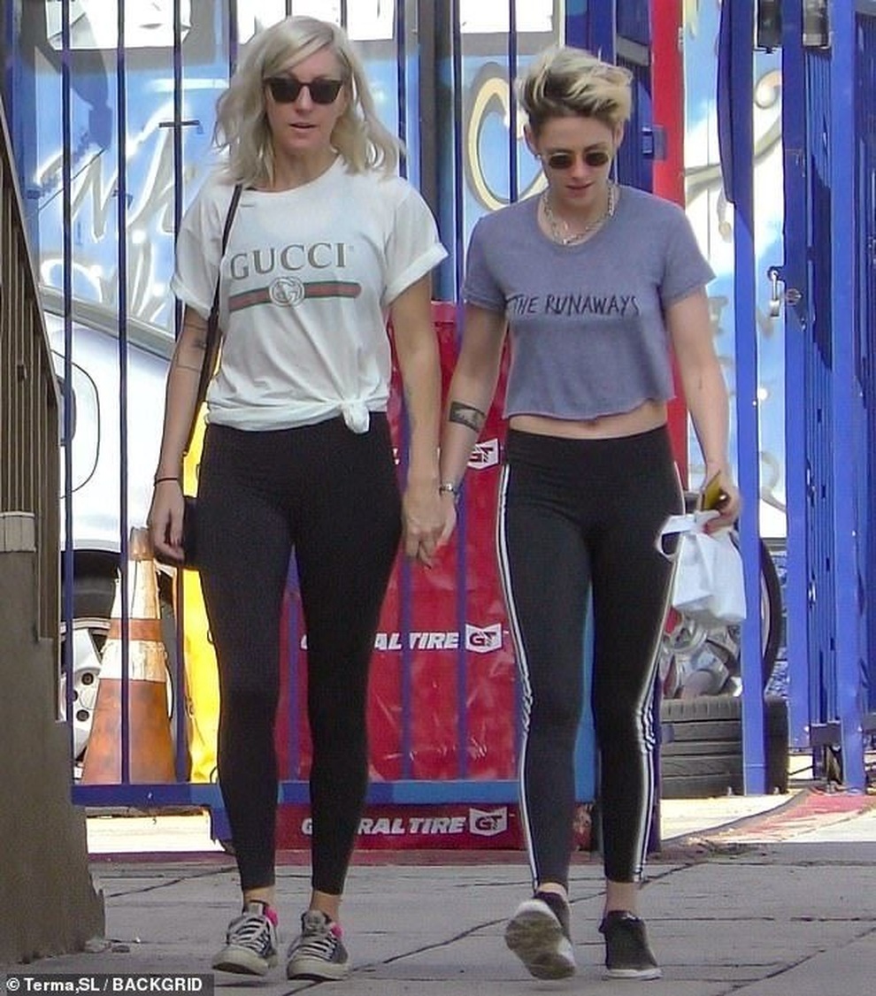 Kristen Stewart vượt qua sóng gió từ sự nghiệp đến đường tình - 5 Kristen Stewart vượt qua sóng gió từ sự nghiệp đến đường tình - 5