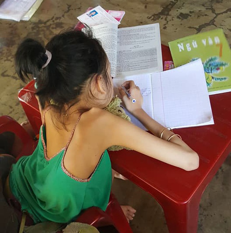 9 năm ngồi học trên xe lăn, cô gái ước có thể vui đùa trên chính đôi chân của mình - 6 9 năm ngồi học trên xe lăn, cô gái ước có thể vui đùa trên chính đôi chân của mình - 6