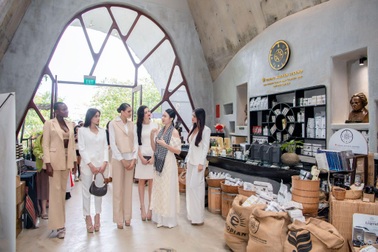 5 hoa hậu quốc tế dự sinh nhật Bảo tàng Thế giới cà phê