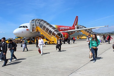 Chật vật bay Tết