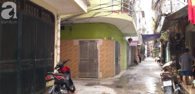 Hà Nội: Hai bé gái 5 và 11 tuổi bị người đàn ông lạ dụ vào ngõ vắng để xâm hại, người mẹ đau đớn cầu cứu - Ảnh 1. Hà Nội: Hai bé gái 5 và 11 tuổi bị người đàn ông lạ dụ vào ngõ vắng để xâm hại, người mẹ đau đớn cầu cứu - Ảnh 1.