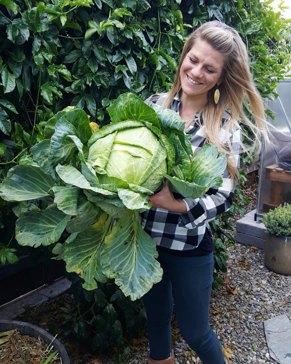 Cuộc sống bình yên trồng rau, nuôi gà đáng mơ ước của đôi vợ chồng trẻ - 12 Cuộc sống bình yên trồng rau, nuôi gà đáng mơ ước của đôi vợ chồng trẻ - 12