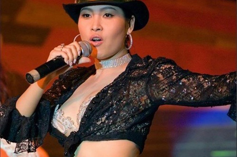 “Gái nhảy” Minh Thư khoe vòng một nóng bỏng trong tiệc sinh nhật - 1 “Gái nhảy” Minh Thư khoe vòng một nóng bỏng trong tiệc sinh nhật - 1