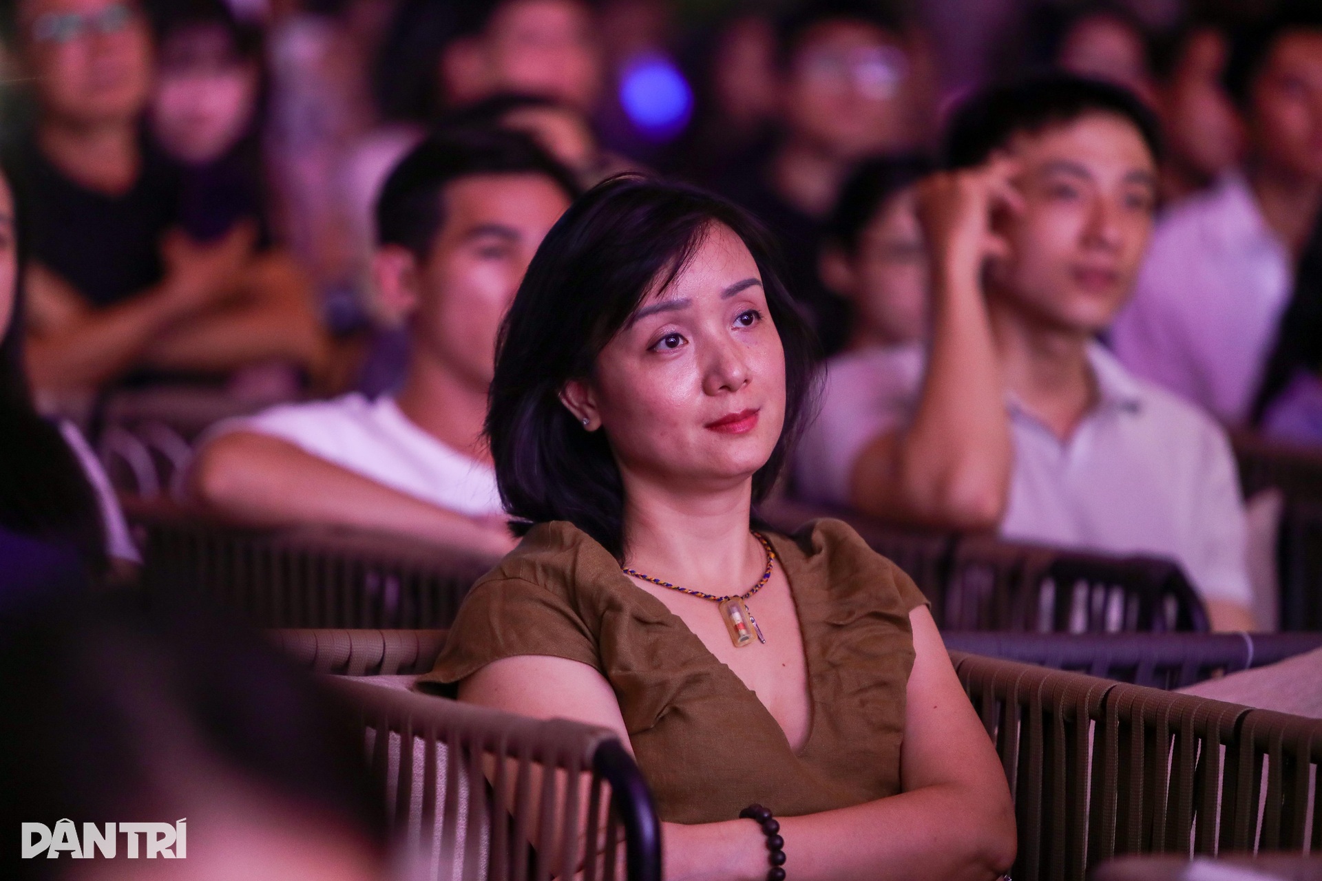 Hương Tràm tái ngộ khán giả sau 5 năm: Tôi từng sợ trở về, sợ bão giông - 8 Hương Tràm tái ngộ khán giả sau 5 năm: Tôi từng sợ trở về, sợ bão giông - 8