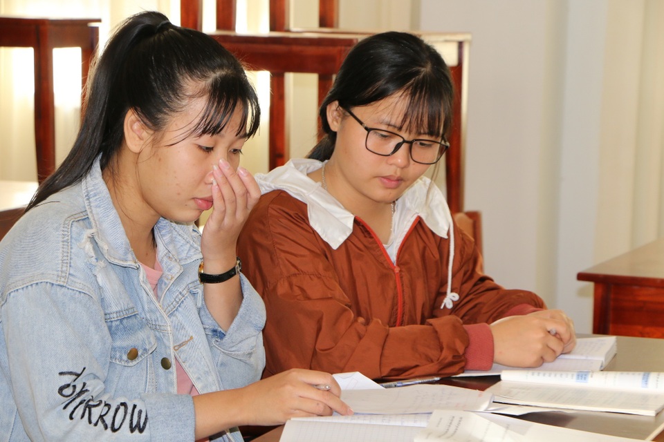 Người vợ bệnh tim chôn chặt nỗi đau mất chồng, nức nở xin con từ bỏ kỳ thi quốc gia - 6 Người vợ bệnh tim chôn chặt nỗi đau mất chồng, nức nở xin con từ bỏ kỳ thi quốc gia - 6