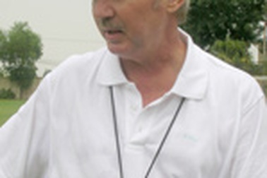 Lo khi ông Riedl gật đầu…