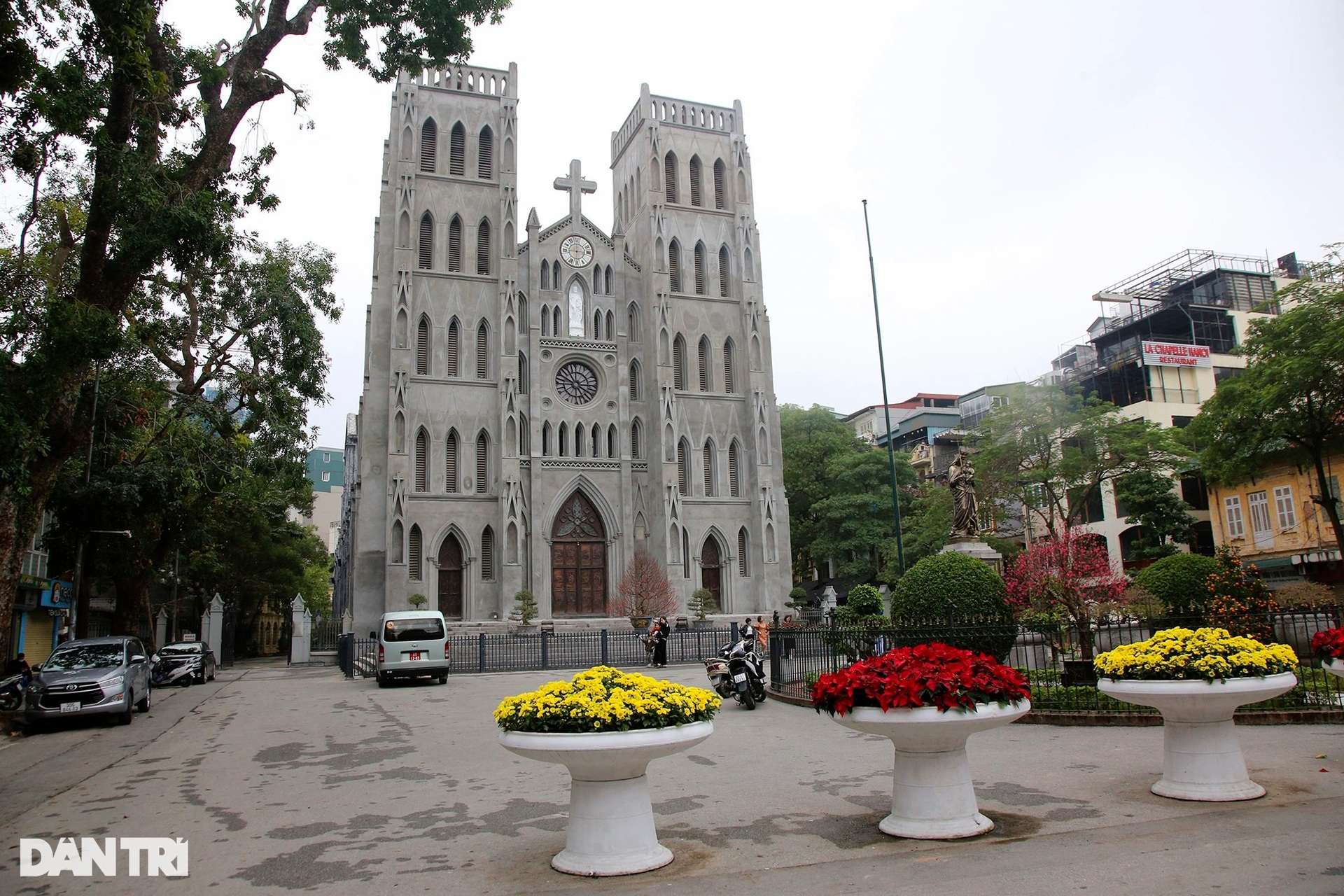 So sánh hình ảnh Nhà Thờ Lớn Hà Nội trước và sau khi trùng tu sửa chữa - 2