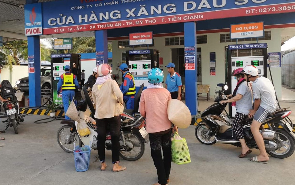Giá xăng dầu lại tiếp tục tăng từ 15h hôm nay - 1 Giá xăng dầu lại tiếp tục tăng từ 15h hôm nay - 1