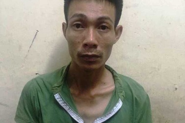 Khởi tố bị can vụ cha dùng thanh sắt chốt cửa đánh 2 con nguy kịch