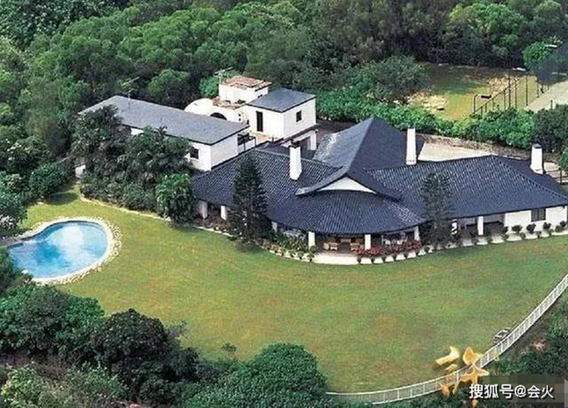 Cái kết bất ngờ của hoa hậu nổi tiếng hai lần mang danh tiểu tam - 8 Cái kết bất ngờ của hoa hậu nổi tiếng hai lần mang danh tiểu tam - 8