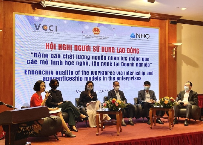 Các đại biểu thảo tại Hội nghị  (ảnh Diễm Ngọc)