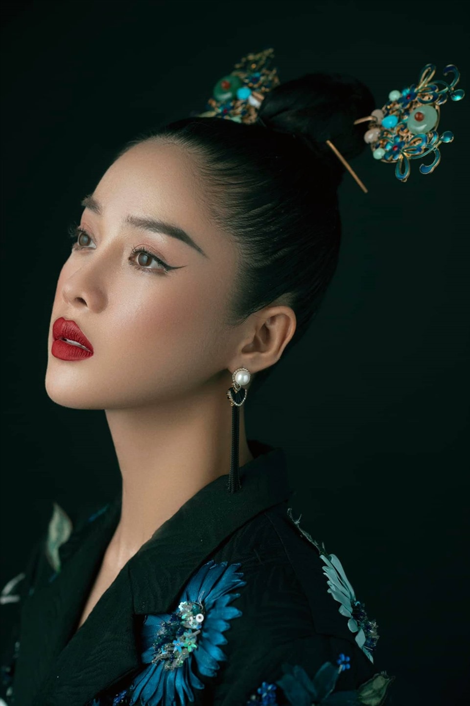 Soi nhan sắc hai người đẹp vào vai Thúy Kiều trên màn ảnh rộng - 2 Soi nhan sắc hai người đẹp vào vai Thúy Kiều trên màn ảnh rộng - 2