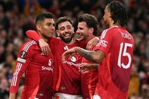 Man Utd có thể bị cấm tham dự Champions League dù vô địch Europa League