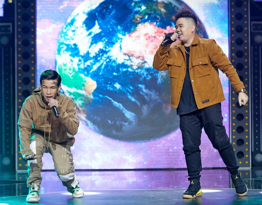 Suboi dùng Nón Vàng giải cứu thí sinh team Wowy - 5 Suboi dùng Nón Vàng giải cứu thí sinh team Wowy - 5