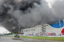 Hiện trường vụ cháy kinh hoàng trong khu công nghiệp Hiệp Phước