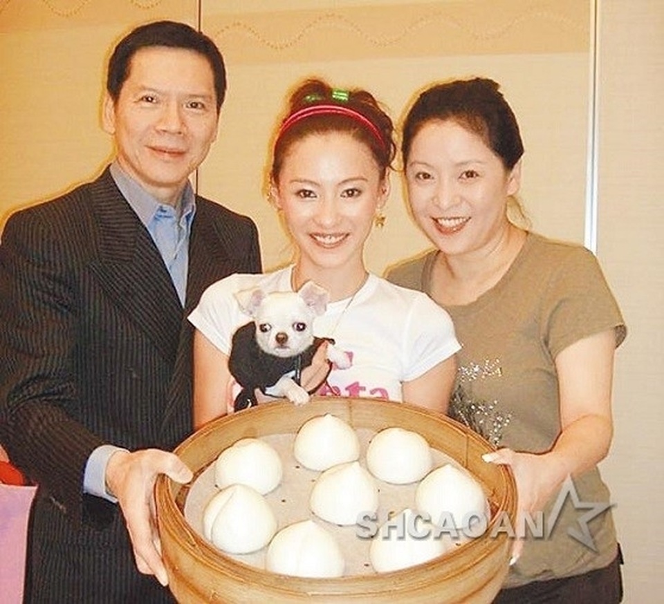 Hai đại gia là khắc tinh, nắm giữ bí mật động trời của showbiz Hoa ngữ - 10 Hai đại gia là khắc tinh, nắm giữ bí mật động trời của showbiz Hoa ngữ - 10