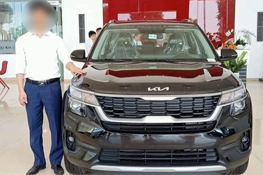 Kia Seltos mới mua 5 ngày thì bốc cháy, chủ xe nhận cái kết "ấm lòng"