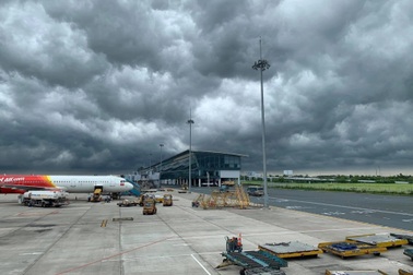 Siêu bão Yagi chuẩn bị đổ bộ, các chuyến bay nào có thể bị hoãn, hủy?