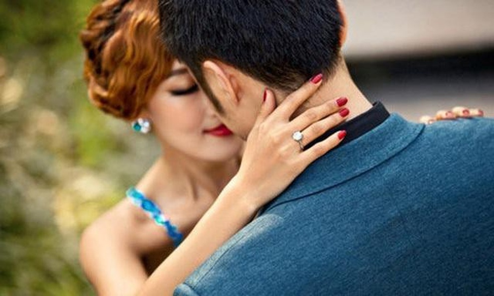 Có vợ đẹp còn muốn nuôi cả sugar baby, tôi đã nhận kết đắng như thế nào - 1 Có vợ đẹp còn muốn nuôi cả sugar baby, tôi đã nhận kết đắng như thế nào - 1