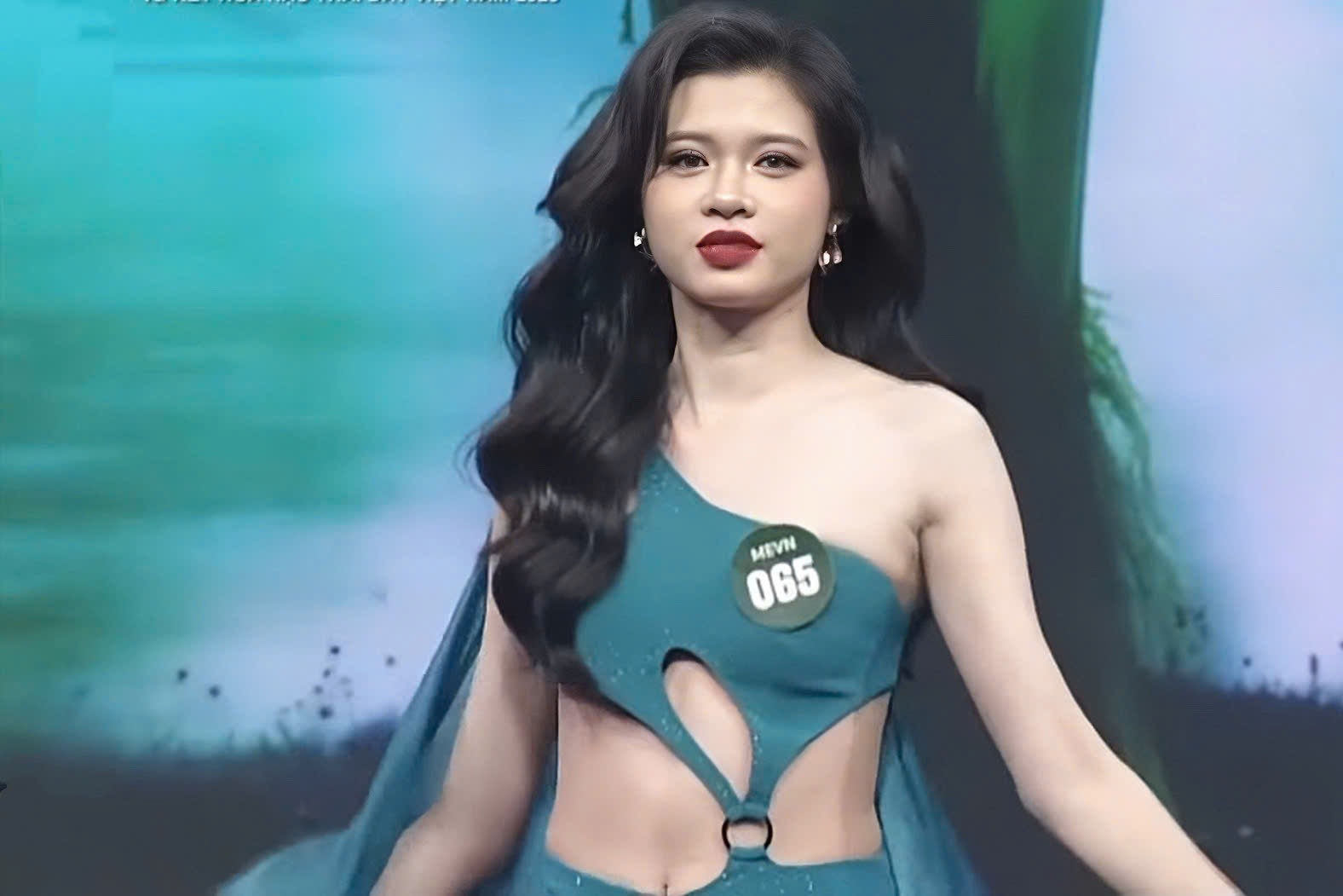 Thí sinh Hoa hậu Trái đất Việt Nam diễn bikini để lộ chi tiết nhạy cảm - 10 Thí sinh Hoa hậu Trái đất Việt Nam diễn bikini để lộ chi tiết nhạy cảm - 10