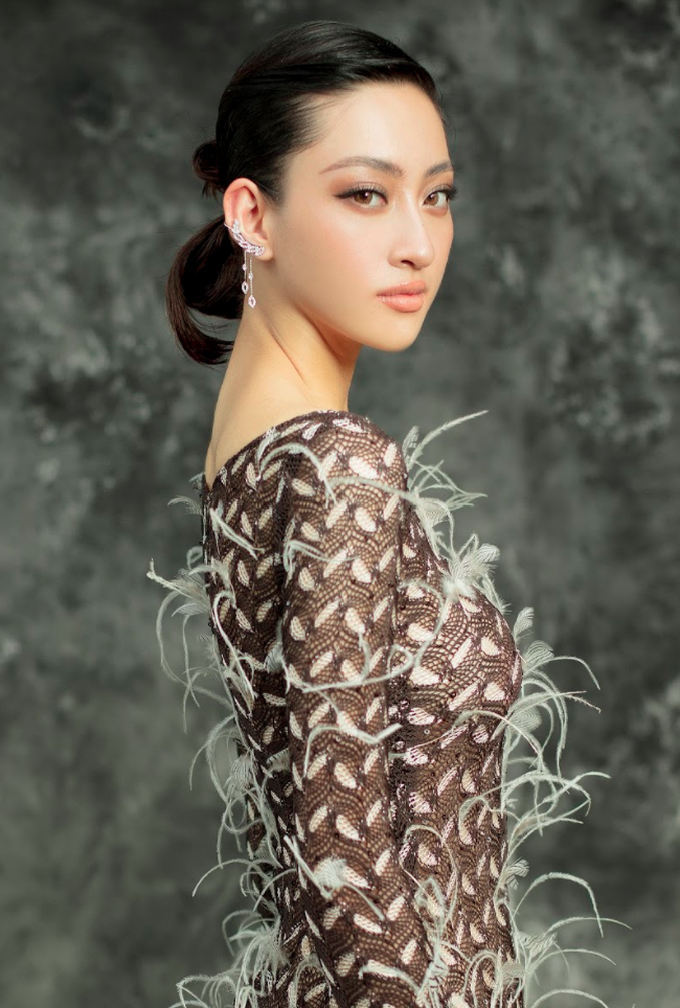 Lương Thùy Linh lột xác trong bộ ảnh mừng tuổi mới: Thần thái ngút ngàn, khác hẳn hình tượng bánh bèo thường thấy - Ảnh 3. Lương Thùy Linh lột xác trong bộ ảnh mừng tuổi mới: Thần thái ngút ngàn, khác hẳn hình tượng bánh bèo thường thấy - Ảnh 3.