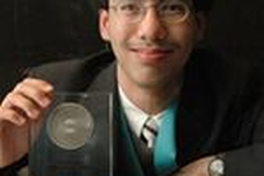 Cậu bé 16 tuổi đoạt học bổng khoa học toàn nước Mỹ