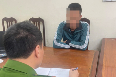 Triệu tập tài xế ô tô đấm túi bụi nhân viên giao hàng ở Hà Nội