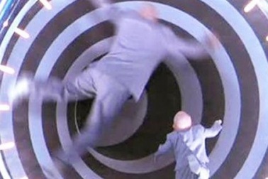 Người tự nhận trở về từ năm 2028 "kể chuyện" xảy ra ở tương lai