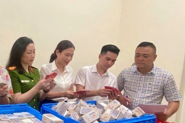 Địa phương dẫn đầu trong cả nước cấp phát Thẻ Đảng viên gắn chip