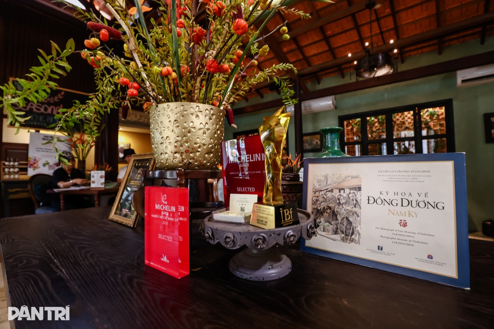 Cơm tiến vua ở khu nhà giàu TPHCM, mỗi ngày chỉ phục vụ 4 suất - 1