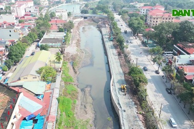 Khúc sông dài 1km đi qua trung tâm thành phố Ninh Bình