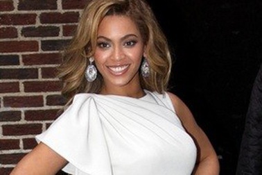 “Vợ chồng Obama làm tôi rơi lệ”