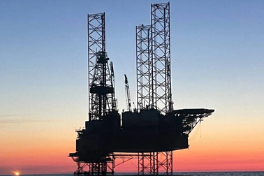 Giàn khoan gần Crimea vừa rơi vào tay Ukraine quan trọng ra sao?