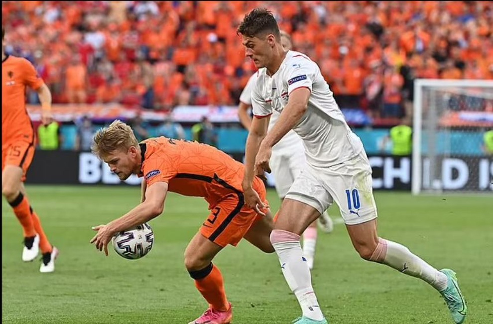 Trung vệ Matthijs de Ligt: Sai lầm ngớ ngẩn của tôi khiến Hà Lan bị loại - 1 Trung vệ Matthijs de Ligt: Sai lầm ngớ ngẩn của tôi khiến Hà Lan bị loại - 1