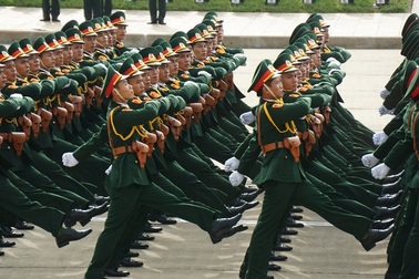 Quy định mới về phong, thăng, giáng cấp bậc quân hàm trong quân đội