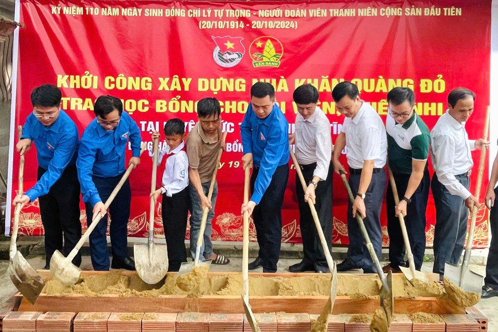 Xây nhà nhân ái, trao học bổng tới học sinh quê hương Anh hùng Lý Tự Trọng - 2 Xây nhà nhân ái, trao học bổng tới học sinh quê hương Anh hùng Lý Tự Trọng - 2