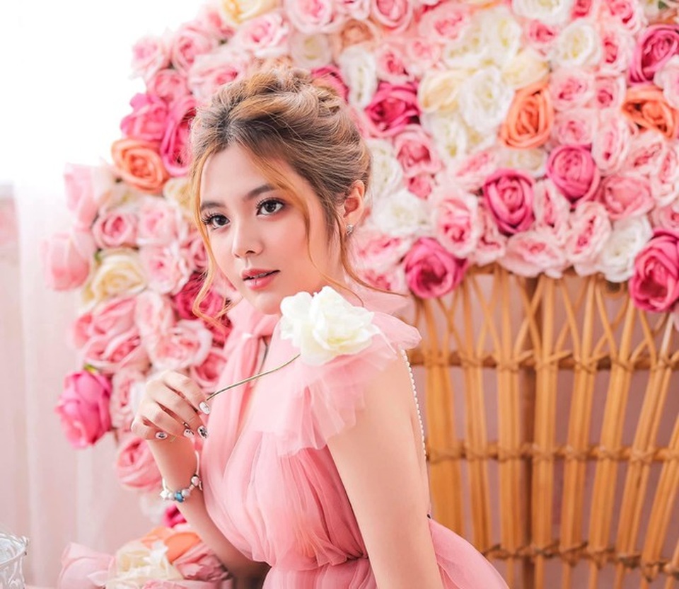 Bộ ảnh đẹp như công chúa của nữ sinh Đại học Công nghiệp TP.HCM - 4 Bộ ảnh đẹp như công chúa của nữ sinh Đại học Công nghiệp TP.HCM - 4