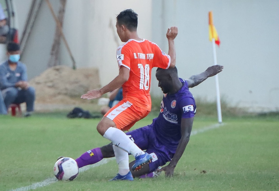 Hà Đức Chinh dự bị, đội bóng của HLV Lê Huỳnh Đức thua Sài Gòn FC - 3 Hà Đức Chinh dự bị, đội bóng của HLV Lê Huỳnh Đức thua Sài Gòn FC - 3