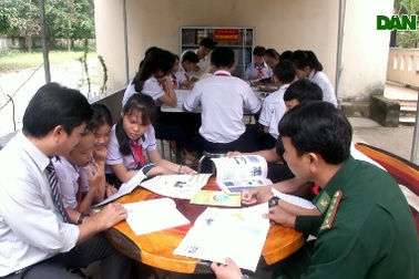 Tủ sách nâng bước em tới trường của người lính Biên phòng