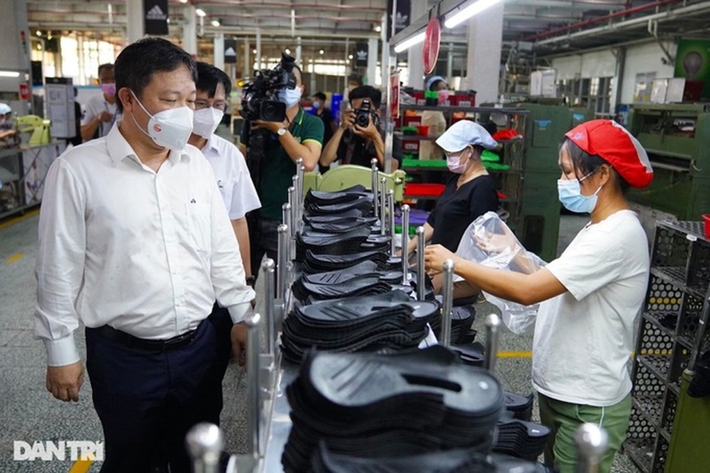 TPHCM kết nối tuyển dụng tại doanh nghiệp cho lao động mất việc - 2 TPHCM kết nối tuyển dụng tại doanh nghiệp cho lao động mất việc - 2